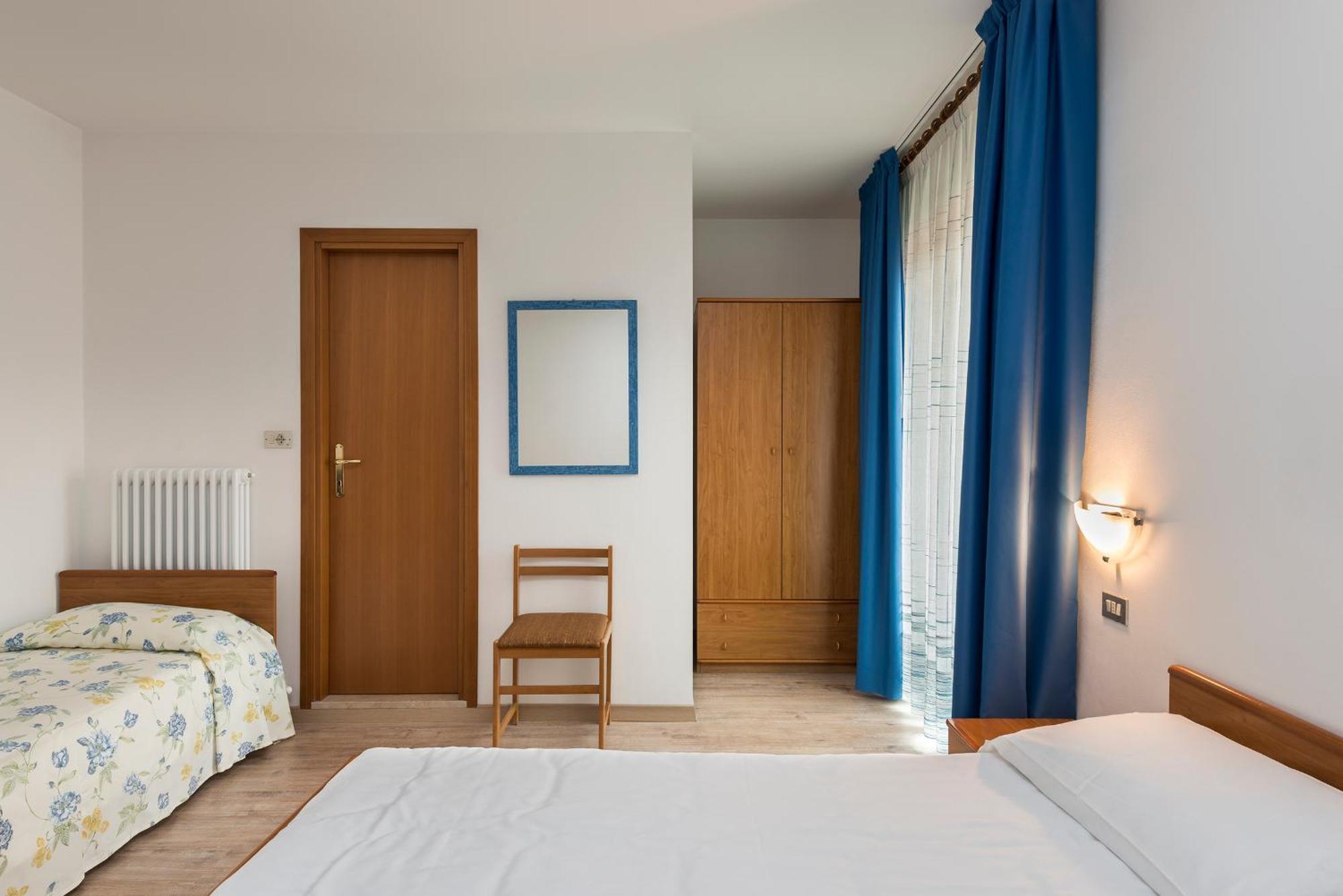 Hotel Villa Al Vento Torbole Sul Garda Habitación foto
